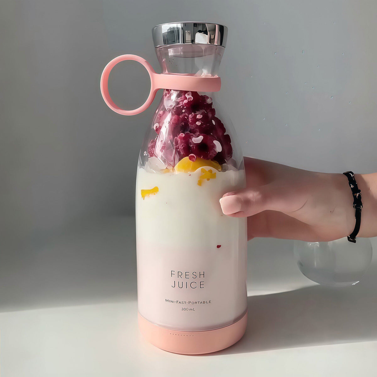 Portable Juice Cup for On-the-Go Use